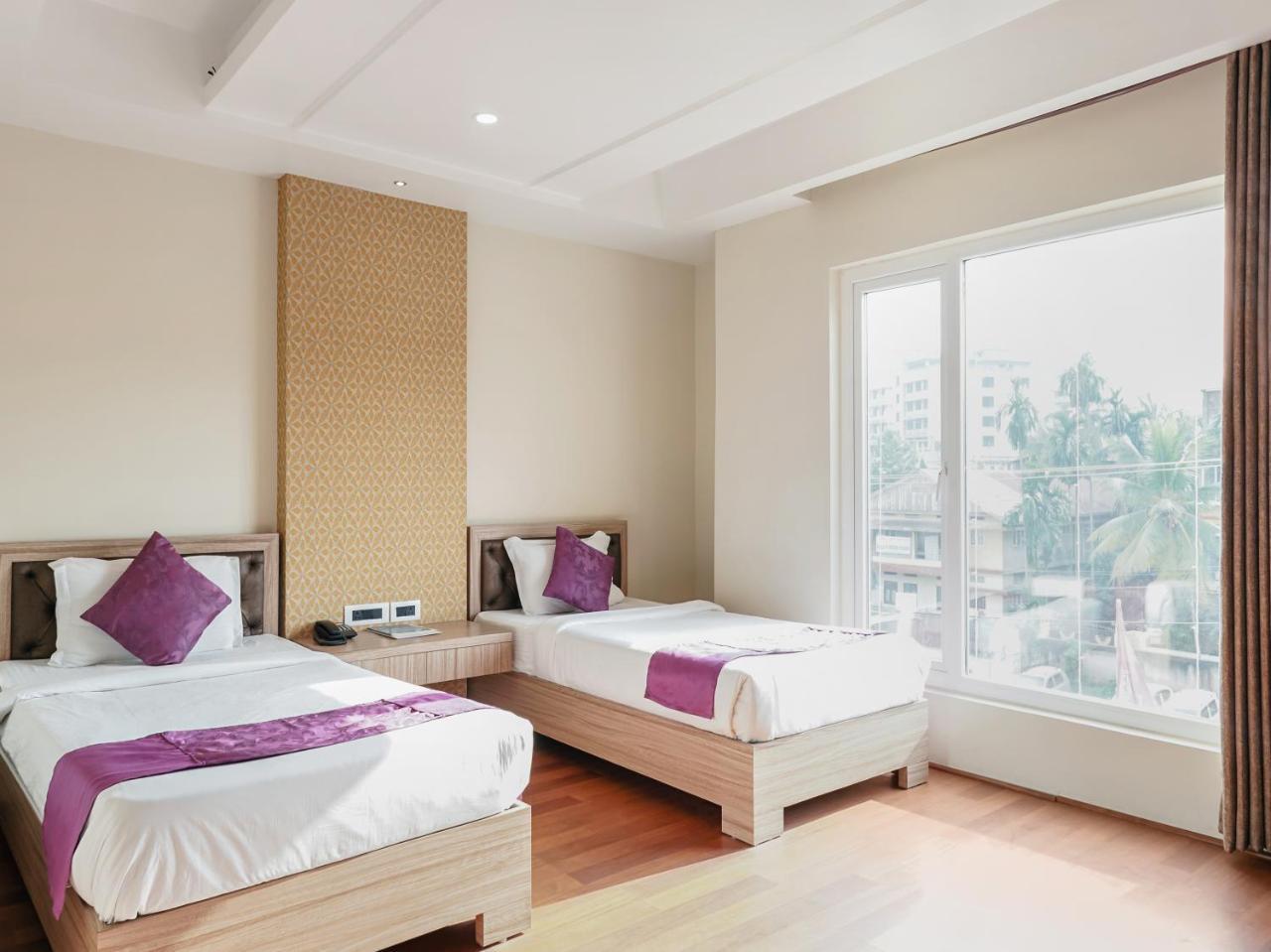 Treebo Tryst The Kalyaniz Guwahati Ngoại thất bức ảnh