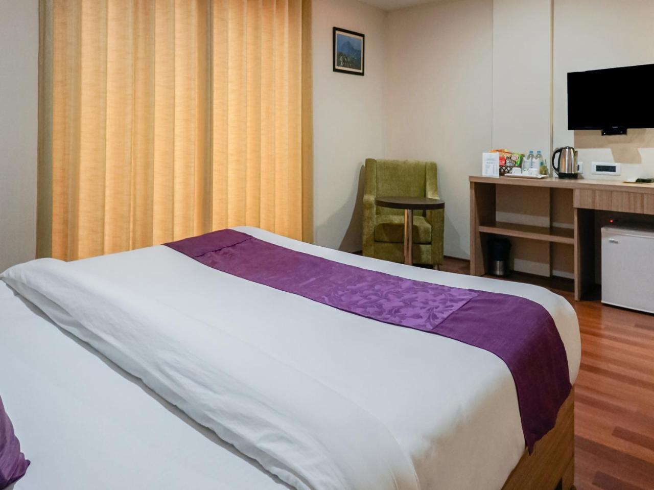 Treebo Tryst The Kalyaniz Guwahati Ngoại thất bức ảnh