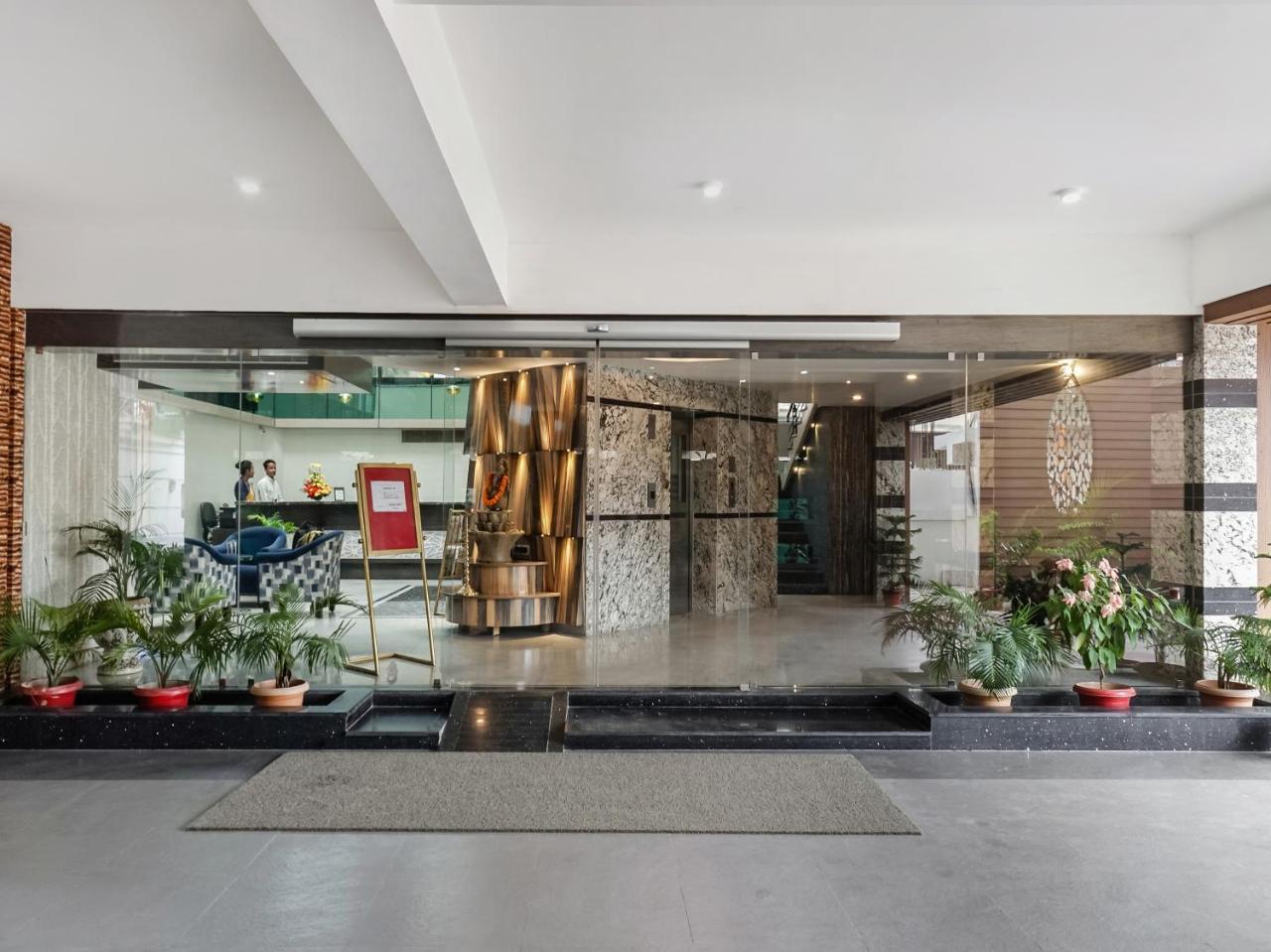 Treebo Tryst The Kalyaniz Guwahati Ngoại thất bức ảnh