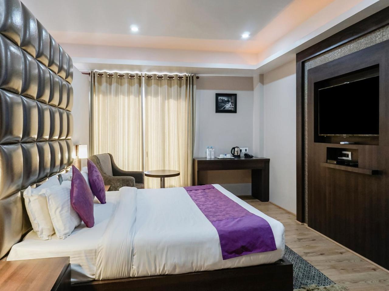 Treebo Tryst The Kalyaniz Guwahati Ngoại thất bức ảnh